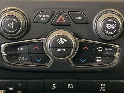 Used 2020 RAM 1500 Classic SLT w/ Trailer & Traction Group AWD/4WD image 21