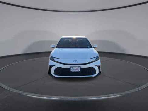 Used 2026 Toyota Camry SE image 3