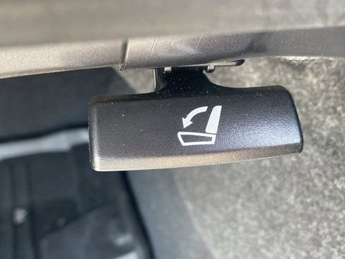 Used 2022 Subaru Legacy Premium AWD/4WD image 7