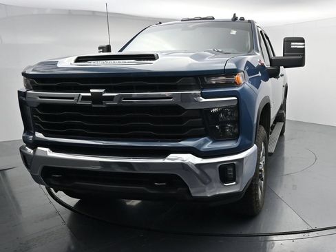 Used 2024 Chevrolet Silverado 2500 LT w/ All Star Edition AWD/4WD image 3
