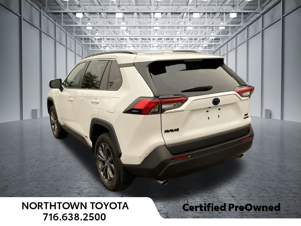 Used 2023 Toyota RAV4 XLE Premium AWD/4WD image 8