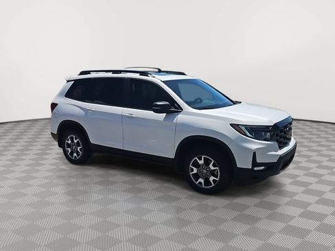 Certified 2023 Honda Passport TrailSport image 2