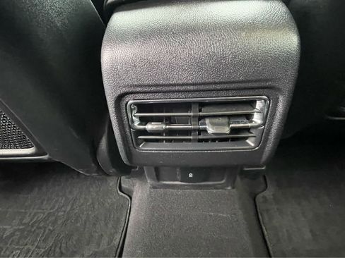 Used 2023 Lincoln Corsair AWD image 32
