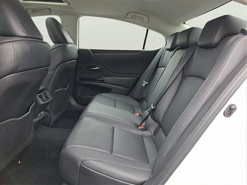 Certified 2022 Lexus ES 350 w/ Premium Package image 11