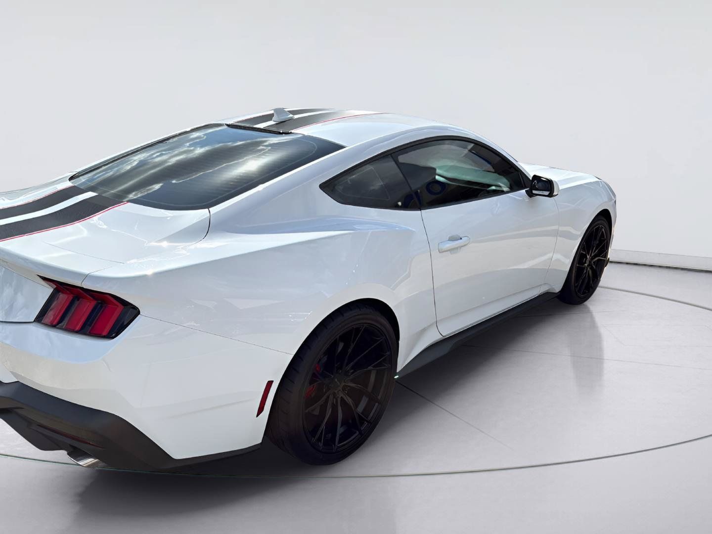 Used 2024 Ford Mustang Coupe RWD image 6