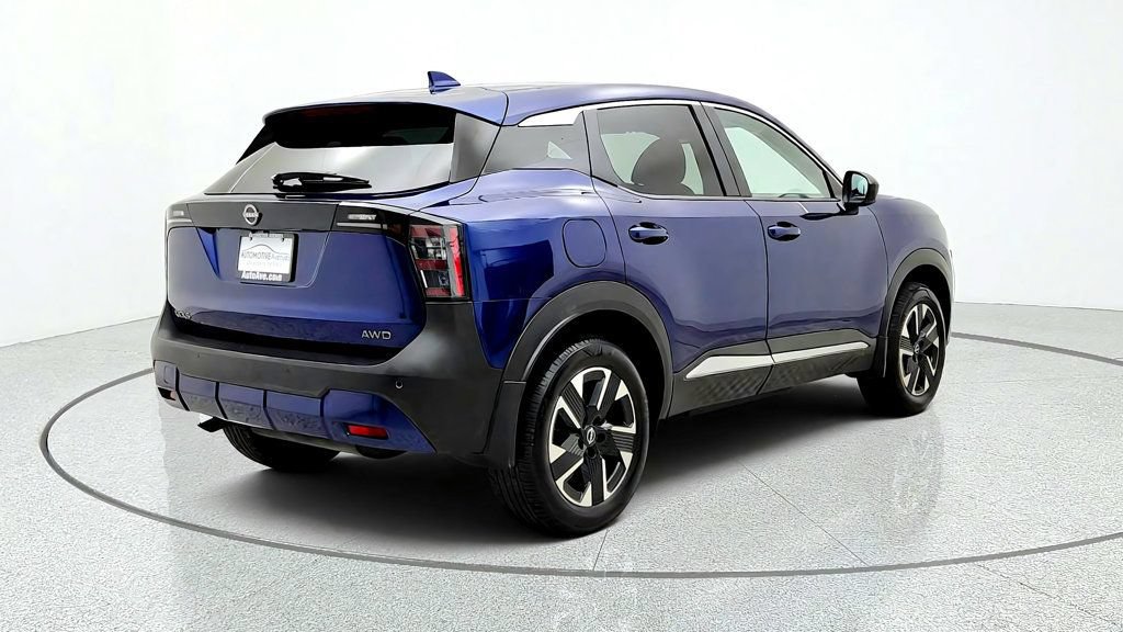 Used 2025 Nissan Kicks SV AWD/4WD image 5