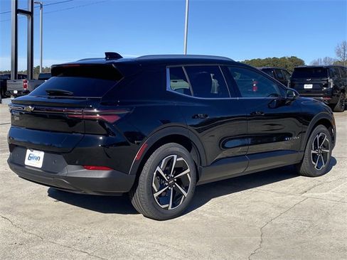 New 2026 Chevrolet Equinox EV LT image 5