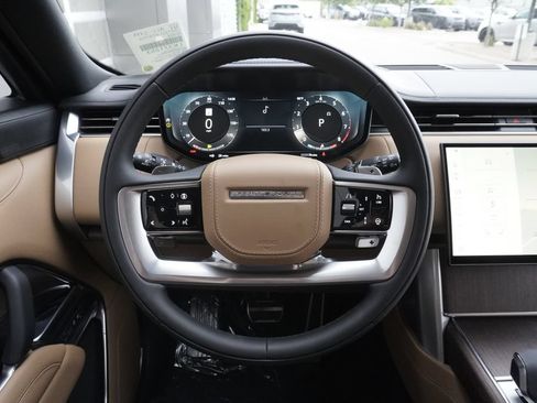 New 2026 Land Rover Range Rover Long Wheelbase SE AWD/4WD image 10
