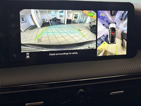Certified 2025 Nissan Kicks SR FWD image 30