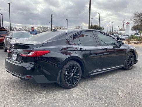 Certified 2025 Toyota Camry SE w/ Convenience Package image 4