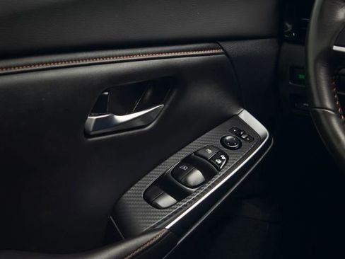 Used 2022 Nissan Sentra SR w/ SR Premium Package FWD image 22