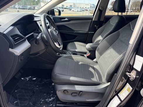 Used 2024 Volkswagen Taos SE image 13