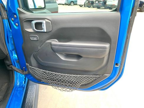 Used 2021 Jeep Wrangler Sport AWD/4WD image 23
