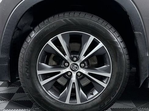 Used 2016 Toyota Highlander XLE image 13