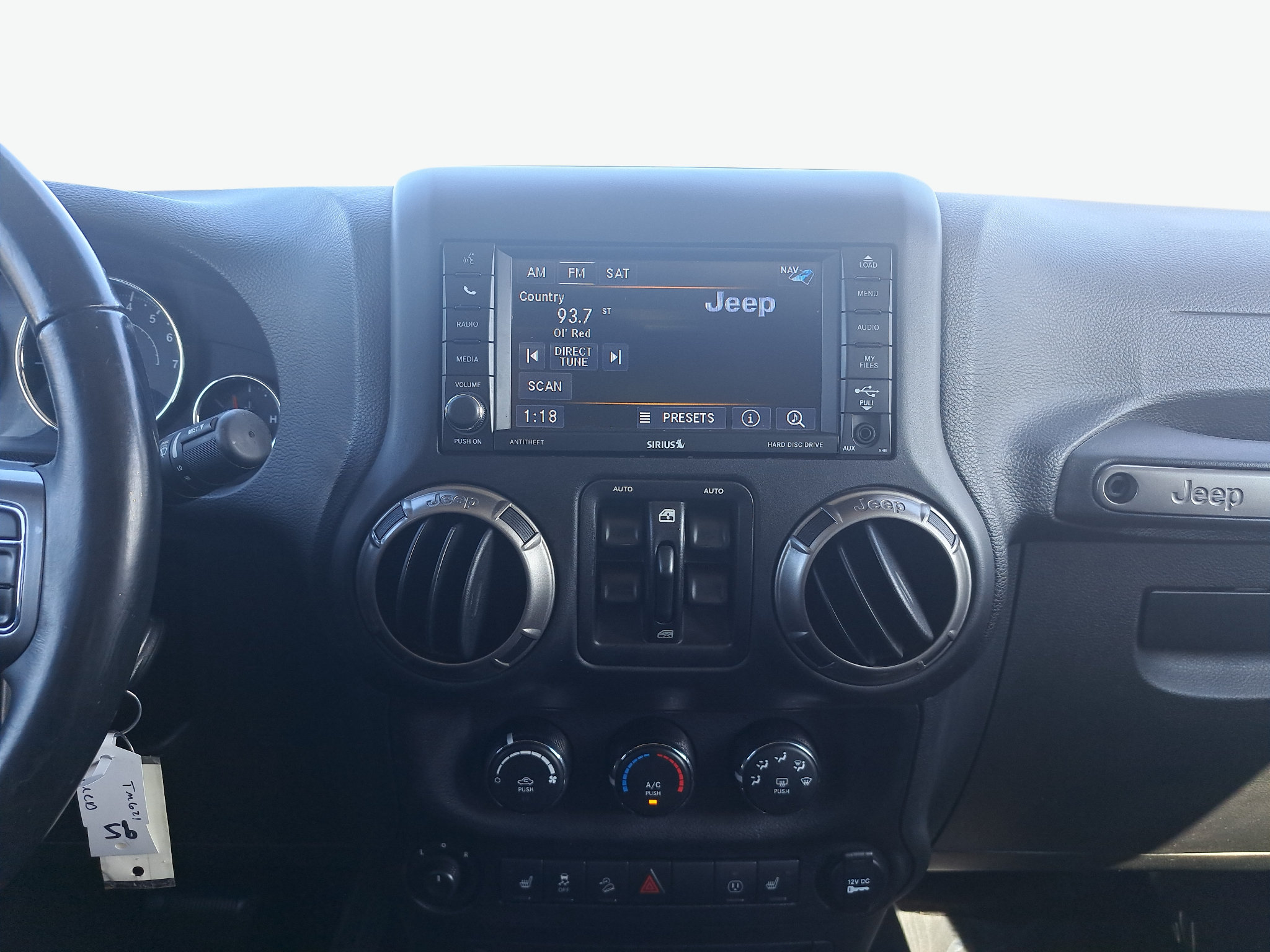 Used 2018 Jeep Wrangler Unlimited Sahara w/ Dual Top Group AWD/4WD image 20