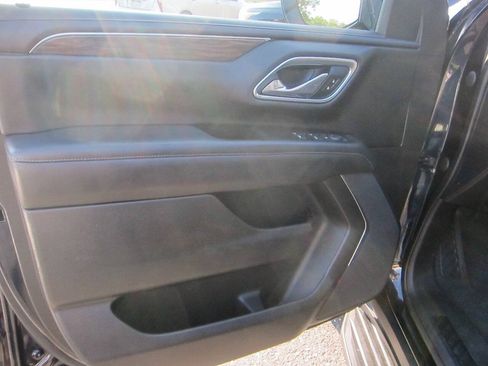 Used 2021 Chevrolet Suburban LS w/ Driver Alert Package AWD/4WD image 6