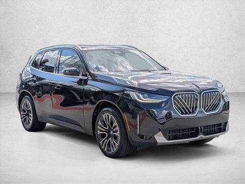 Certified 2025 BMW X3 xDrive30i w/ Premium Package image 3