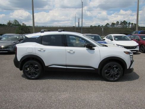 New 2026 Nissan Kicks SR w/ Cold Weather Package image 2