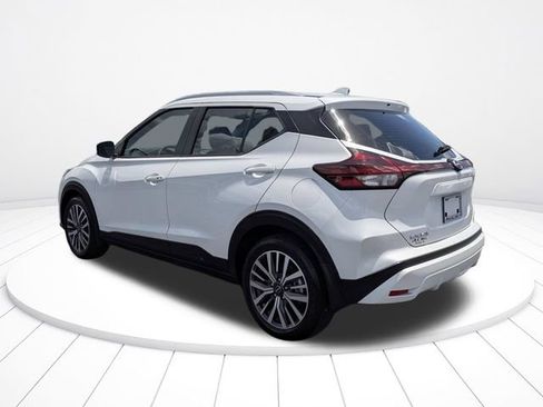 Used 2024 Nissan Kicks SV FWD image 5
