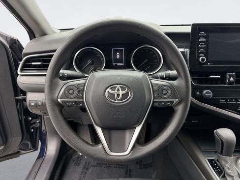 Used 2021 Toyota Camry LE image 12