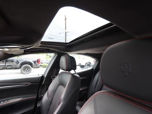 Used 2021 Maserati Ghibli S RWD image 4