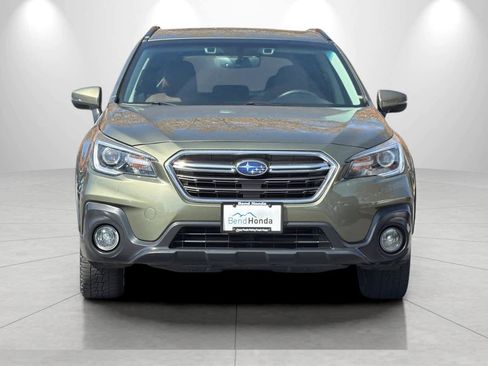 Used 2018 Subaru Outback 3.6R Touring w/ Popular Package #3 AWD/4WD image 10