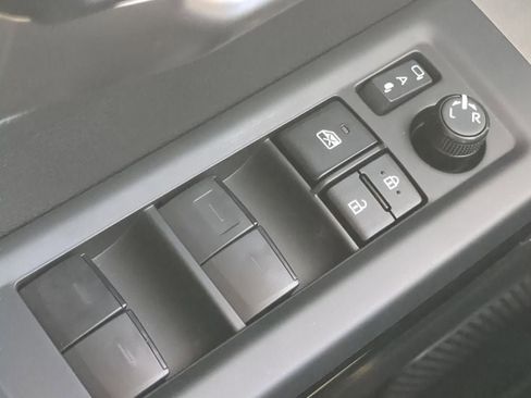 New 2026 Toyota Tundra Limited AWD/4WD image 18