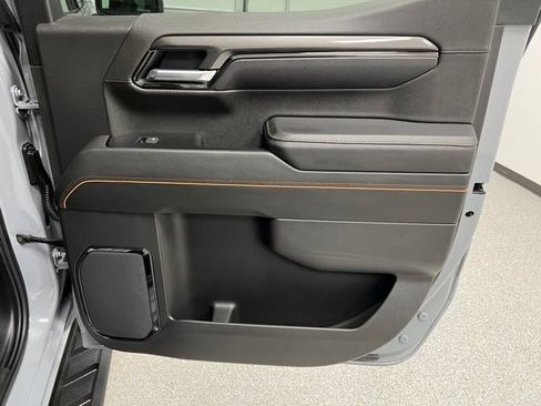 Used 2025 GMC Sierra 1500 AT4 image 46
