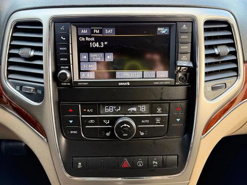 Used 2013 Jeep Grand Cherokee Limited w/ Trailer Tow Group image 25