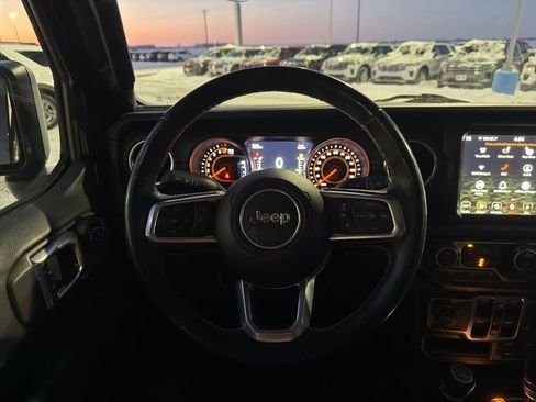 Used 2020 Jeep Gladiator Overland w/ Dual Top Group image 12