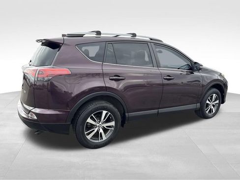 Used 2017 Toyota RAV4 XLE FWD image 2