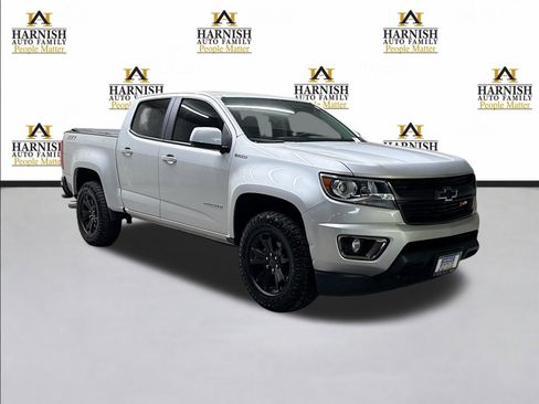 Used 2017 Chevrolet Colorado Z71 AWD/4WD image 3