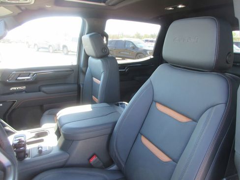 New 2026 GMC Sierra 1500 AT4 w/ AT4 Premium Package AWD/4WD image 16