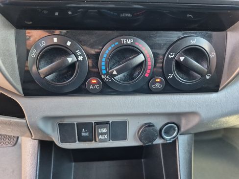 Used 2014 Toyota Tacoma 4x4 Double Cab w/ TRD Off-Road Package image 29