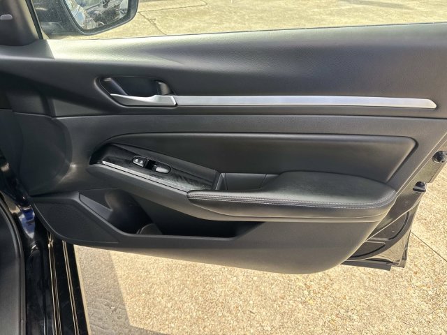 Used 2023 Nissan Altima 2.5 SV FWD image 18