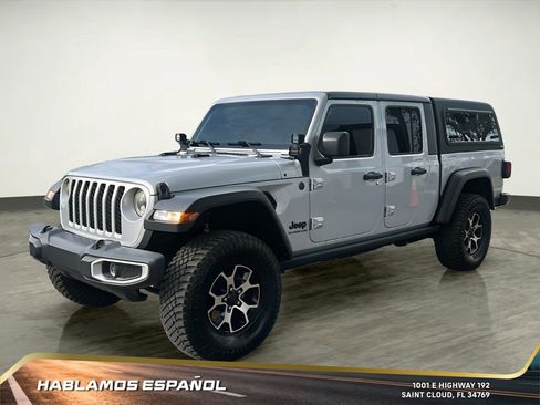 Used 2022 Jeep Gladiator Sport image 2