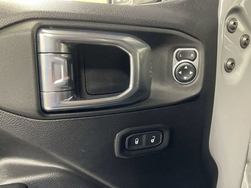 Used 2021 Jeep Gladiator Mojave AWD/4WD image 13