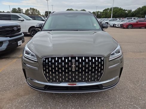 Used 2025 Lincoln Corsair Reserve w/ Equipment Group 202A AWD/4WD image 19