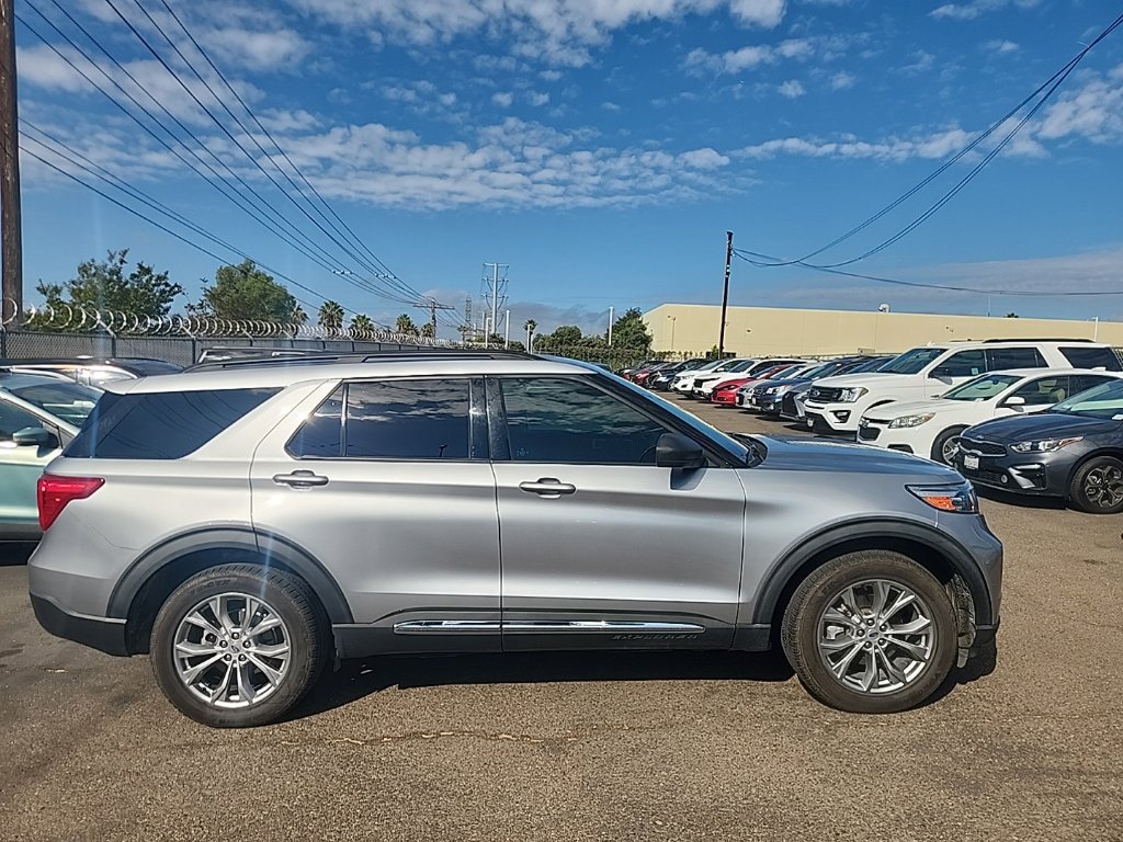 Used 2023 Ford Explorer XLT w/ Equipment Group 202A AWD/4WD image 16