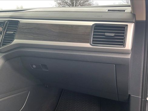 Used 2022 Volkswagen Atlas SE image 15