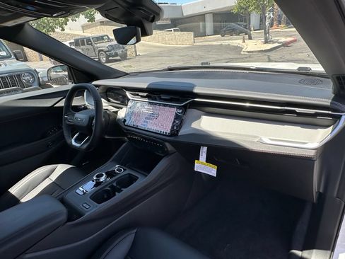 New 2026 Jeep Cherokee Limited AWD/4WD image 13