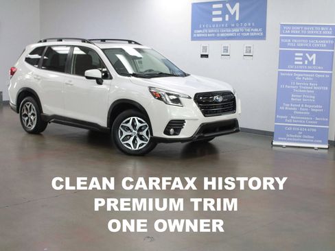 Used 2023 Subaru Forester Premium image 2