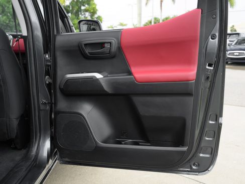 Used 2023 Toyota Tacoma SR5 AWD/4WD image 34