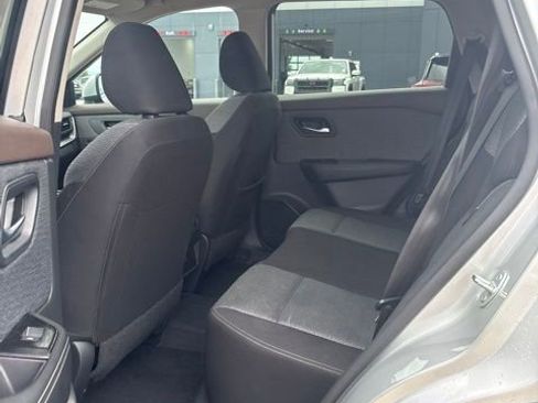Used 2023 Nissan Rogue SV FWD image 6
