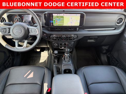 Used 2024 Jeep Wrangler Unlimited Sahara w/ Technology Group AWD/4WD image 12