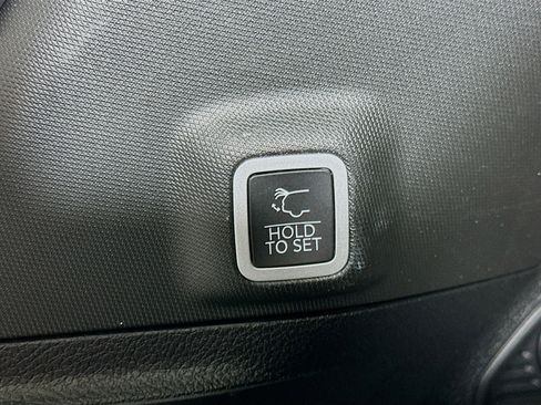 Used 2023 Jeep Grand Cherokee Altitude image 30