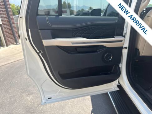 Used 2024 Ford Expedition Max Platinum AWD/4WD image 20