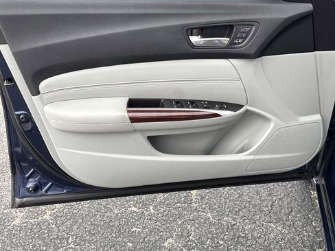 Used 2015 Acura TLX image 10