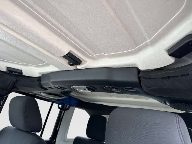 Used 2012 Jeep Wrangler Unlimited Sport AWD/4WD image 32