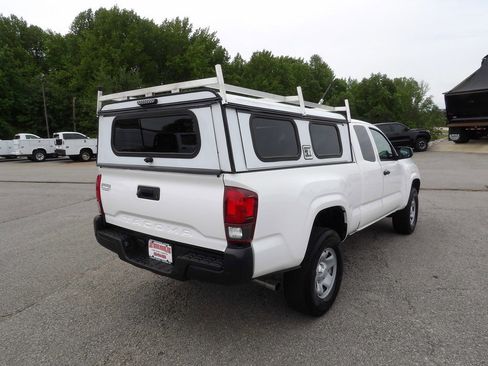 Used 2022 Toyota Tacoma SR RWD image 7